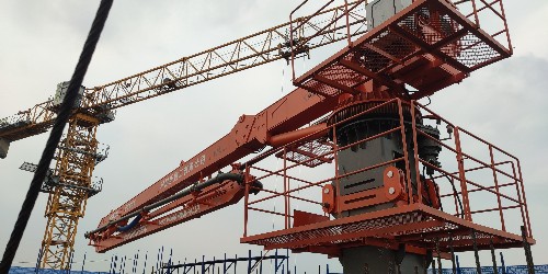 近期爆款，32米樓板頂升式液壓布料機